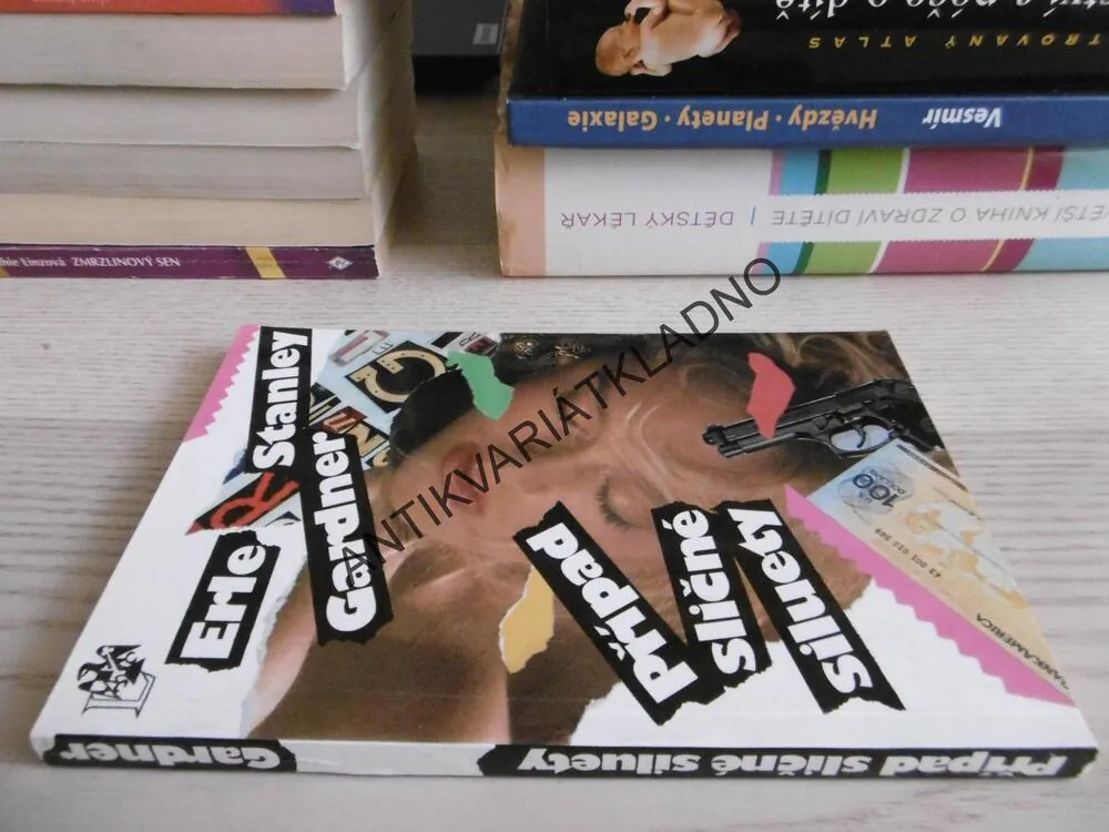 PŘÍPAD SLIČNÉ SILUETY, ERLE STANLEY GARDNER, **an