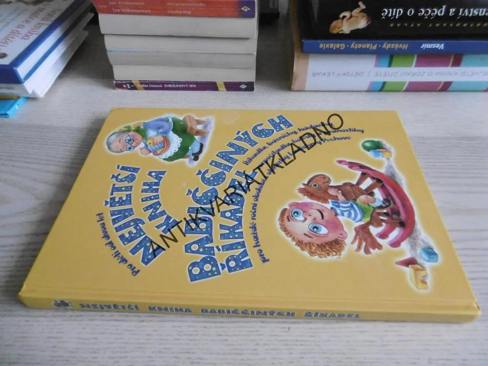 NEJVĚTŠÍ KNIHA BABIČČINÝCH ŘÍKADEL, **an