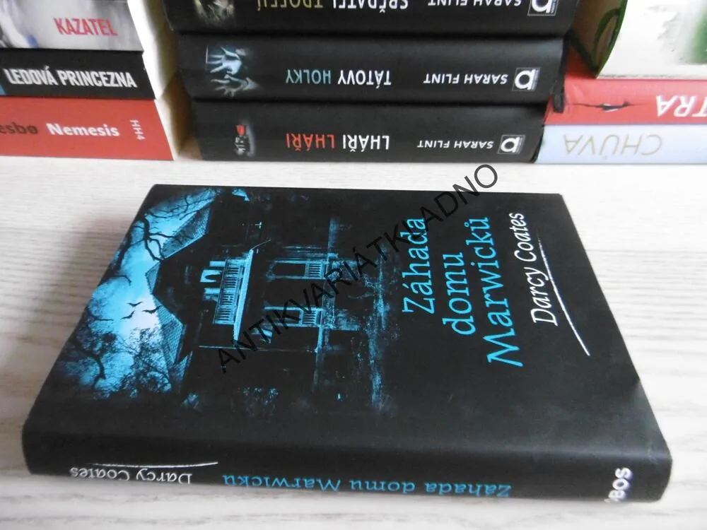 ZÁHADA DOMU MARWICKŮ, DARCY COATES, **an