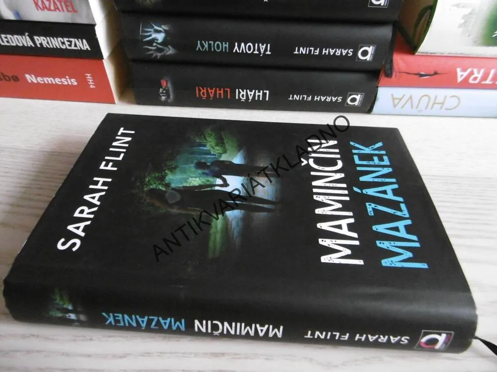 MAMINČIN MAZÁNEK, SARAH FLINT, **an