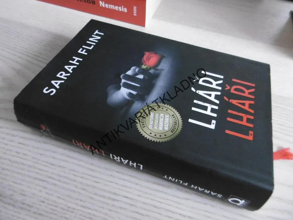 LHÁŘI LHÁŘI, SARAH FLINT, **an