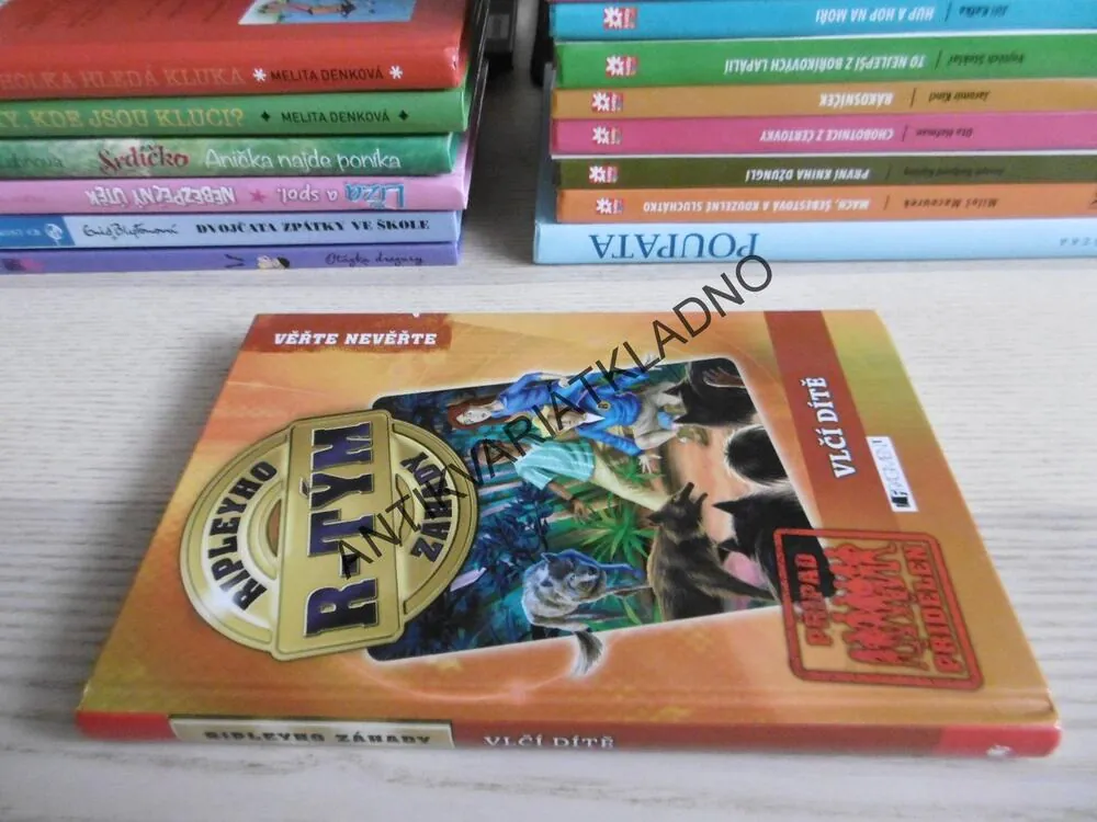 RIPLEYHO ZÁHADY, R-TÝM, VLČÍ DÍTĚ, **an
