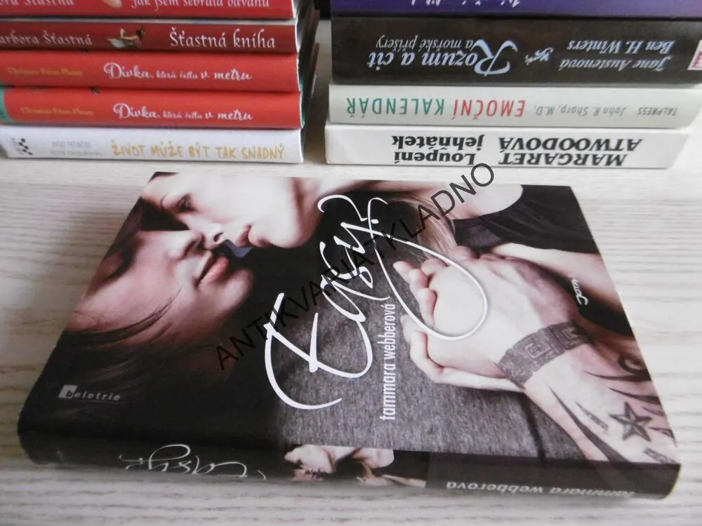 EASY?, TAMMARA WEBBEROVÁ, **an