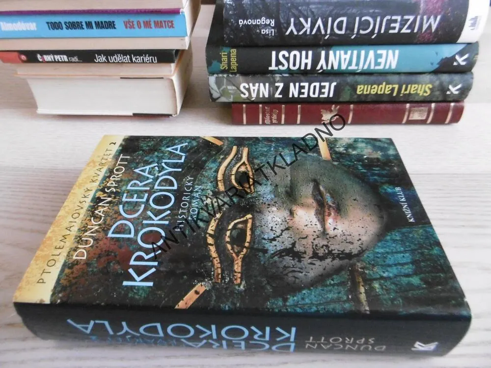 DCERA KROKODÝLA, DUNCAN SPROTT, **an