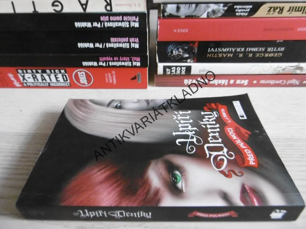 UPÍŘÍ DENÍKY, PŘED PŮLNOCÍ, L.J. SMITH, **an