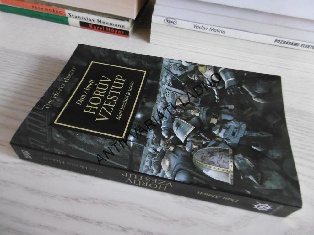 HORŮV VZESTUP, DAN ABNETT, **an
