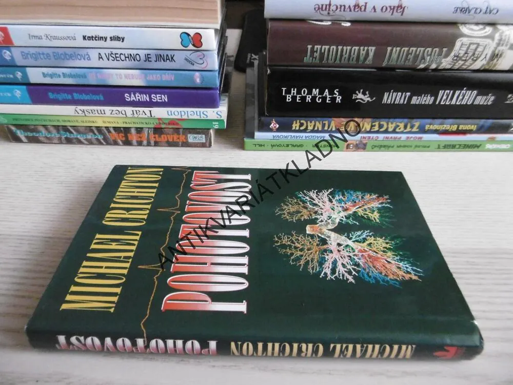 POHOTOVOST, MICHAEL CRICHTON, **an
