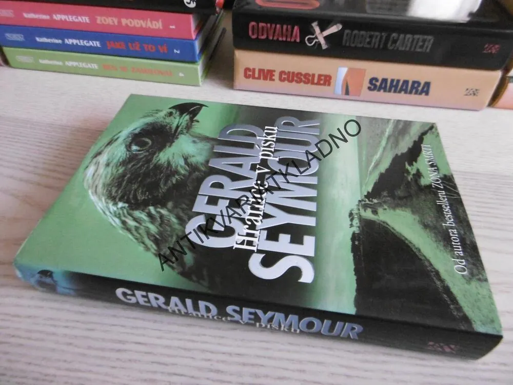 HRANICE V PÍSKU, GERALD SEYMOUR, **an