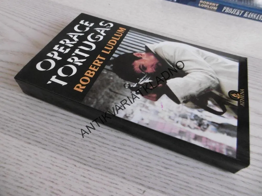 OPERACE TORTUGAS, ROBERT LUDLUM, **an
