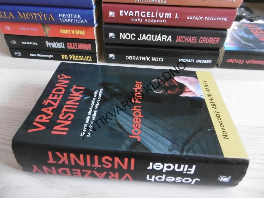 VRAŽEDNÝ INSTINKT, JOSEPH FINDER, **an
