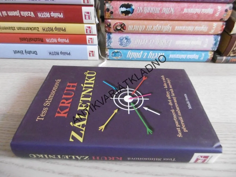 KRUH ZÁLETNÍKŮ, TESS STIMSONOVÁ, **an