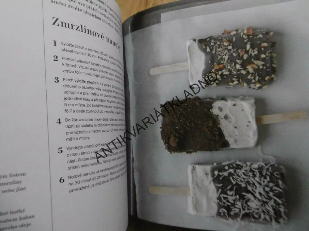 MRAŽENÉ DEZERTY, KUCHAŘKA, 60 RECEPTY, **an