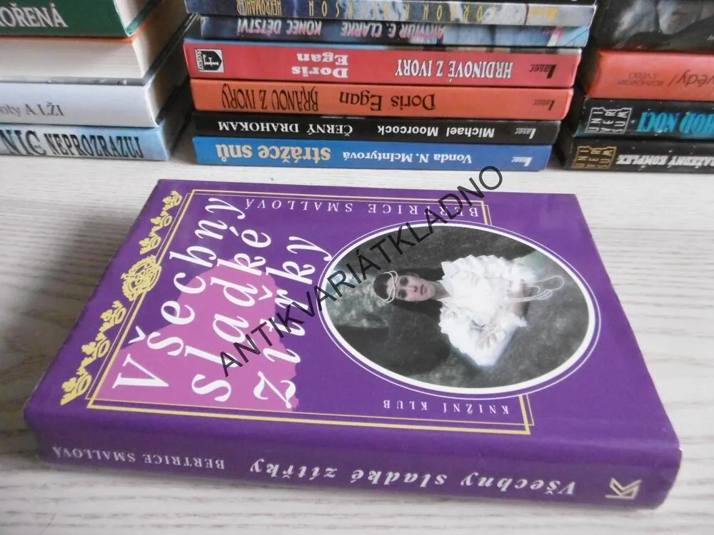 VŠECHNY SLADKÉ ZÍTŘKY, BERTRICE SMALL, **an