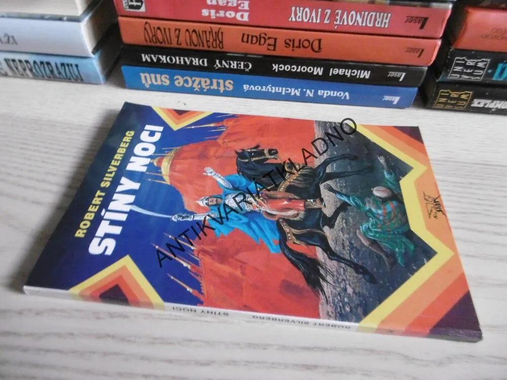 STÍNY NOCI, ROBERT SILVERBERG, **an