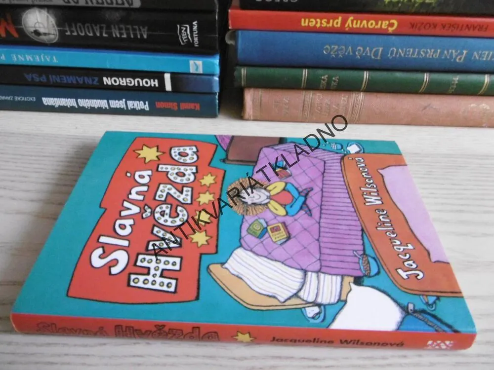 SLAVNÁ HVĚZDA, JACQUELINE WILSONOVÁ, **an