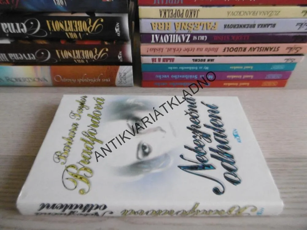 NEBEZPEČNÁ ODHALENÍ, BARBARA TAYLOR BRADFORDOVÁ, **an