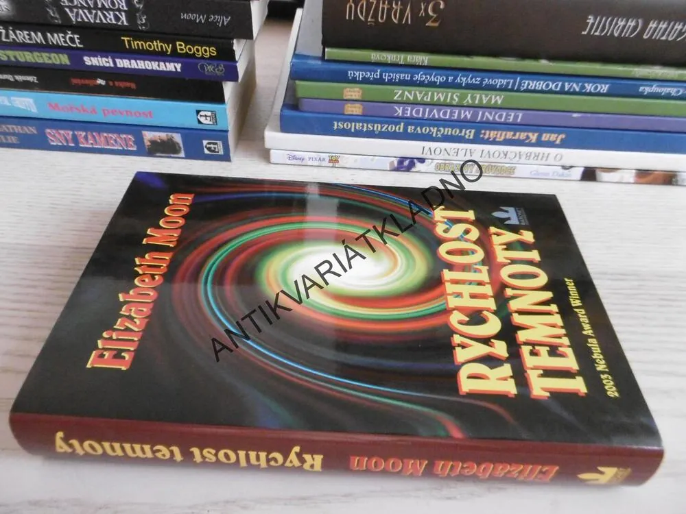 RYCHLOST TEMNOTY, ELIZABETH MOON, **an
