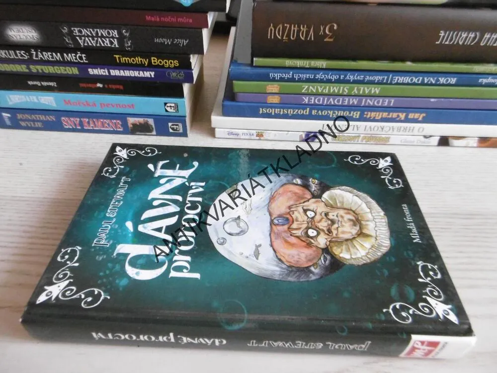 DÁVNÉ PROROCTVÍ, PAUL STEWART, **an