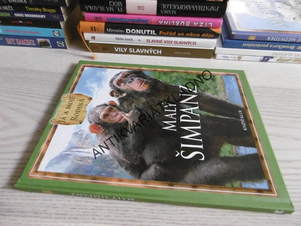MALÝ ŠIMPANZ, JÁ A MOJE RODINA, **an