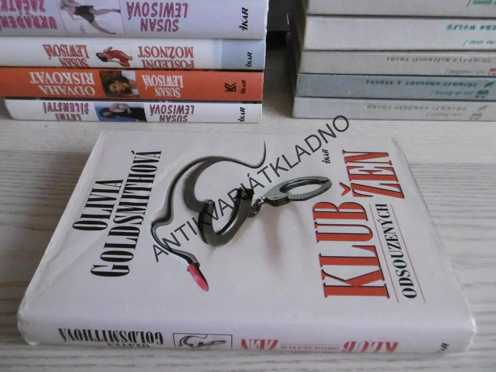 KLUB ODSOUZENÝCH ŽEN, OLIVIA GOLDSMITHOVÁ, **an