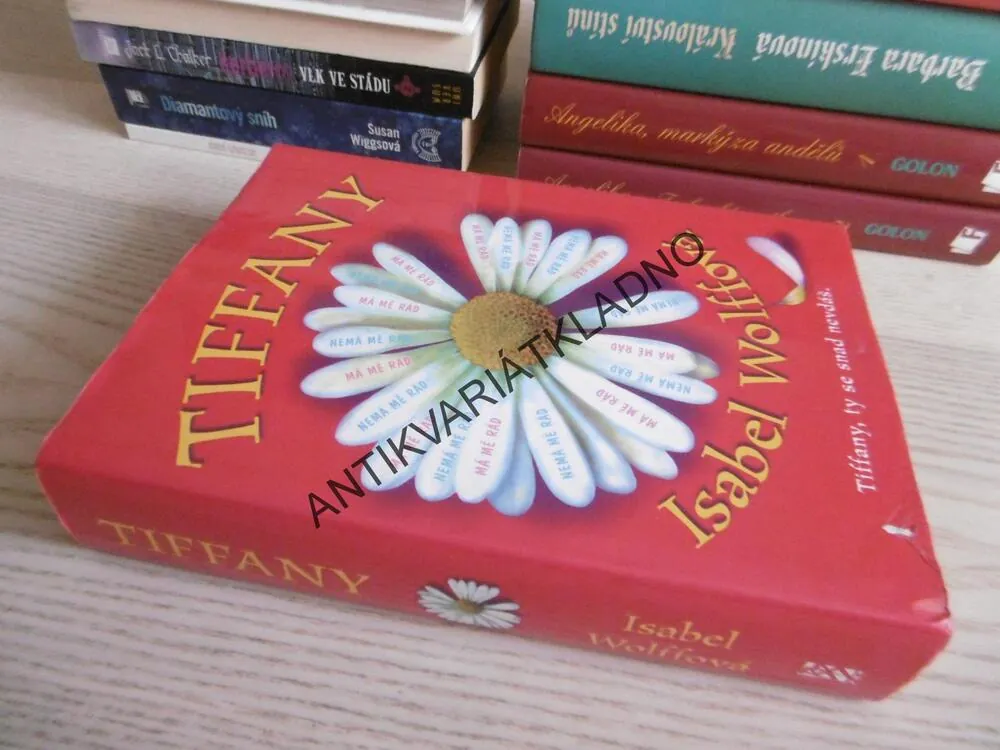 TIFFANY, ISABEL WOLFFOVÁ, **an