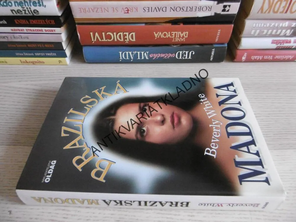 BRAZILSKÁ MADONA, BEVERLY WHITE, **an