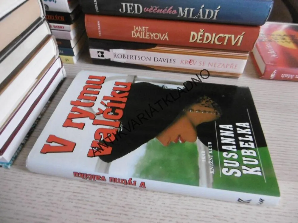 V RYTMU VALČÍKU, SUSANNA KUBELKA, **an