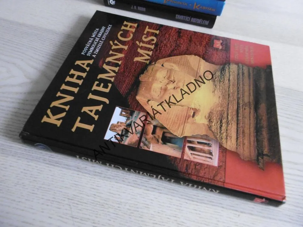 KNIHA TAJEMNÝCH MÍST, ENZO BERNARDINI, **an