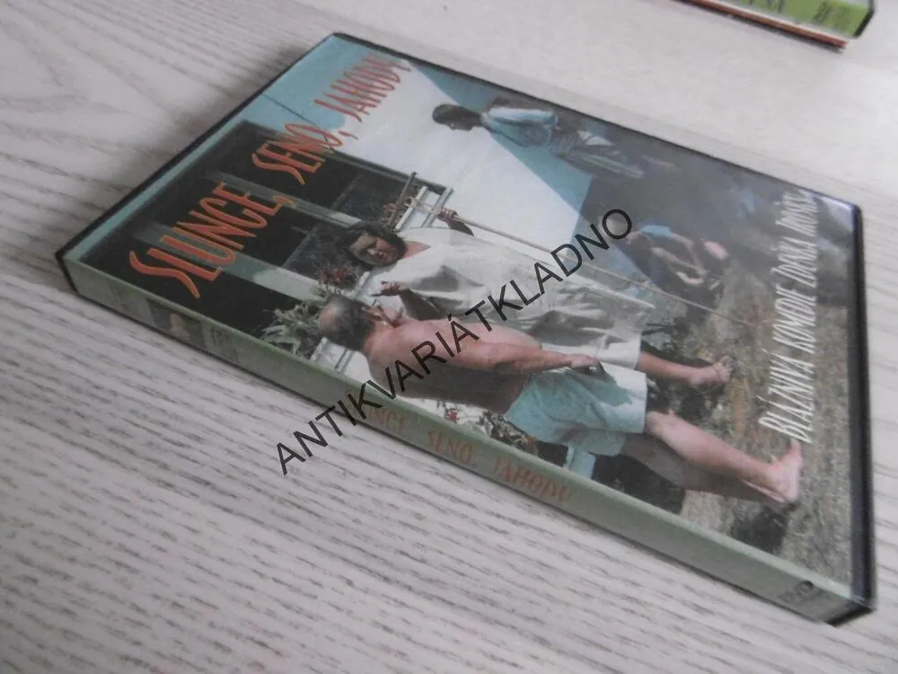 SLUNCE, SENO, JAHODY, DVD FILM