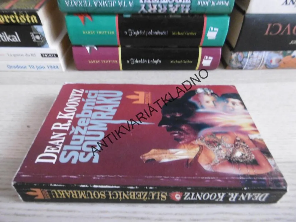 SLUŽEBNÍCI SOUMRAKU, DEAN KOONTZ, **an