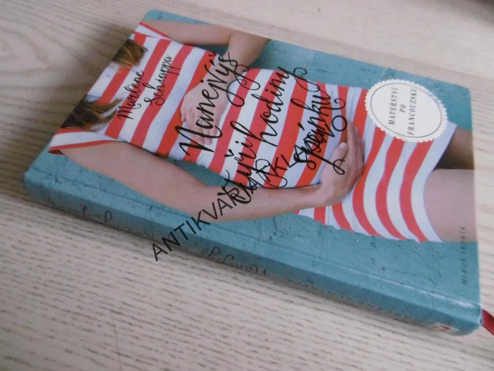 NANEJVÝŠ ČTYŘI HODINY SPÁNKU, MARLÉNE SCHIAPPA, **an