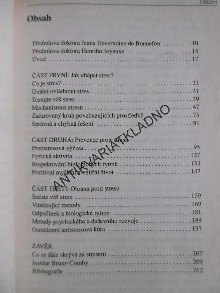 STRES POD KONTROLOU, BRUNO COMBY, **an