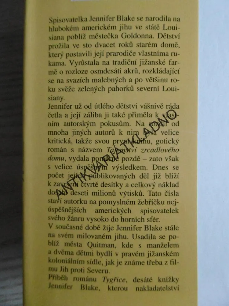 TYGŘICE, JENNIFER BLAKE, **an