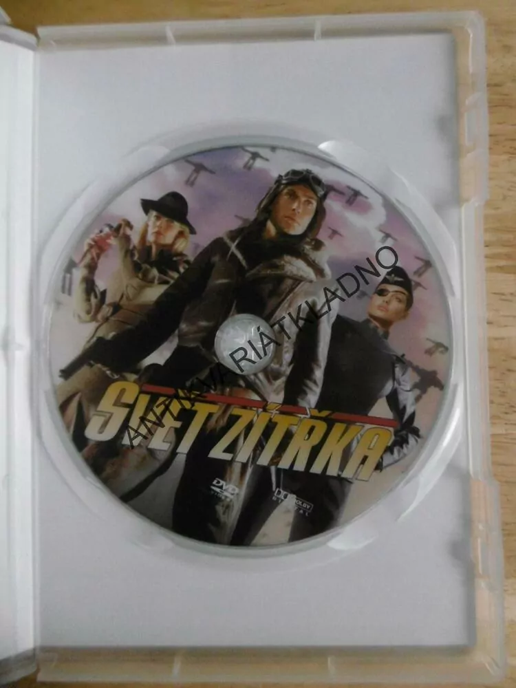 SVĚT ZÍTŘKA, JUDE LAW, ANGELINA JOLIE, DVD FILM