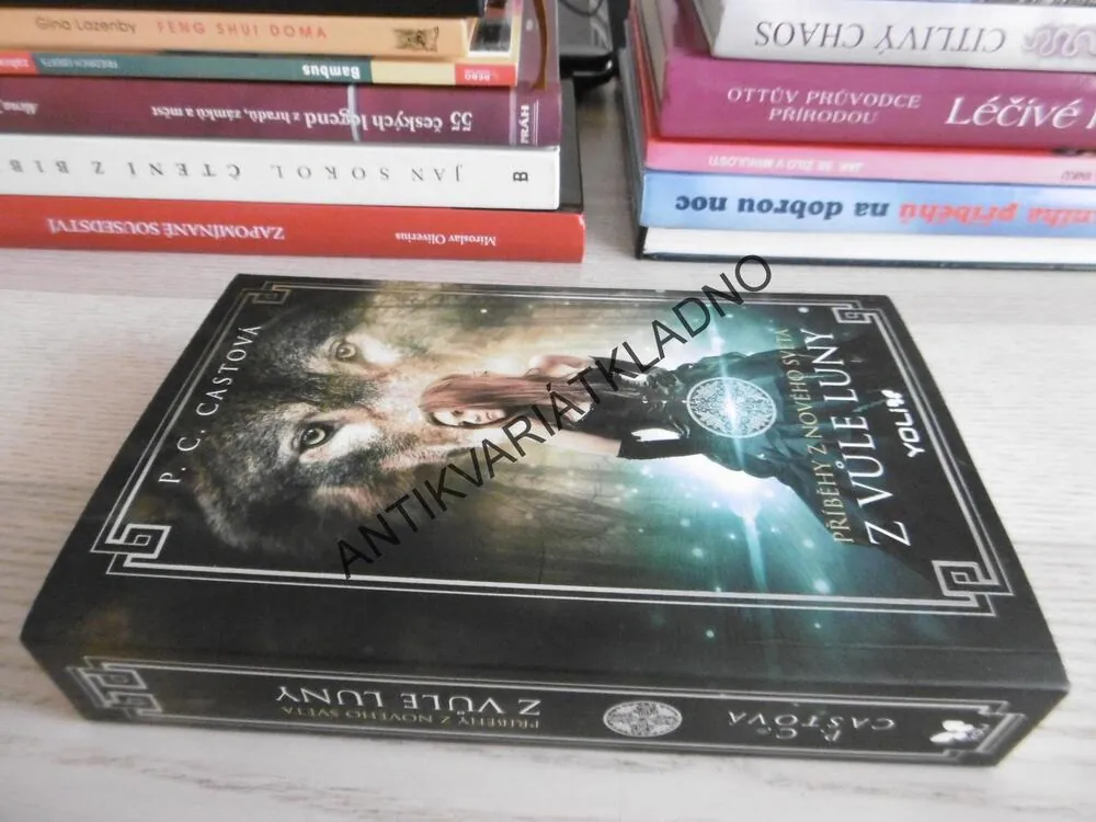 Z VŮLE LUNY, P. C. CASTOVÁ, **an