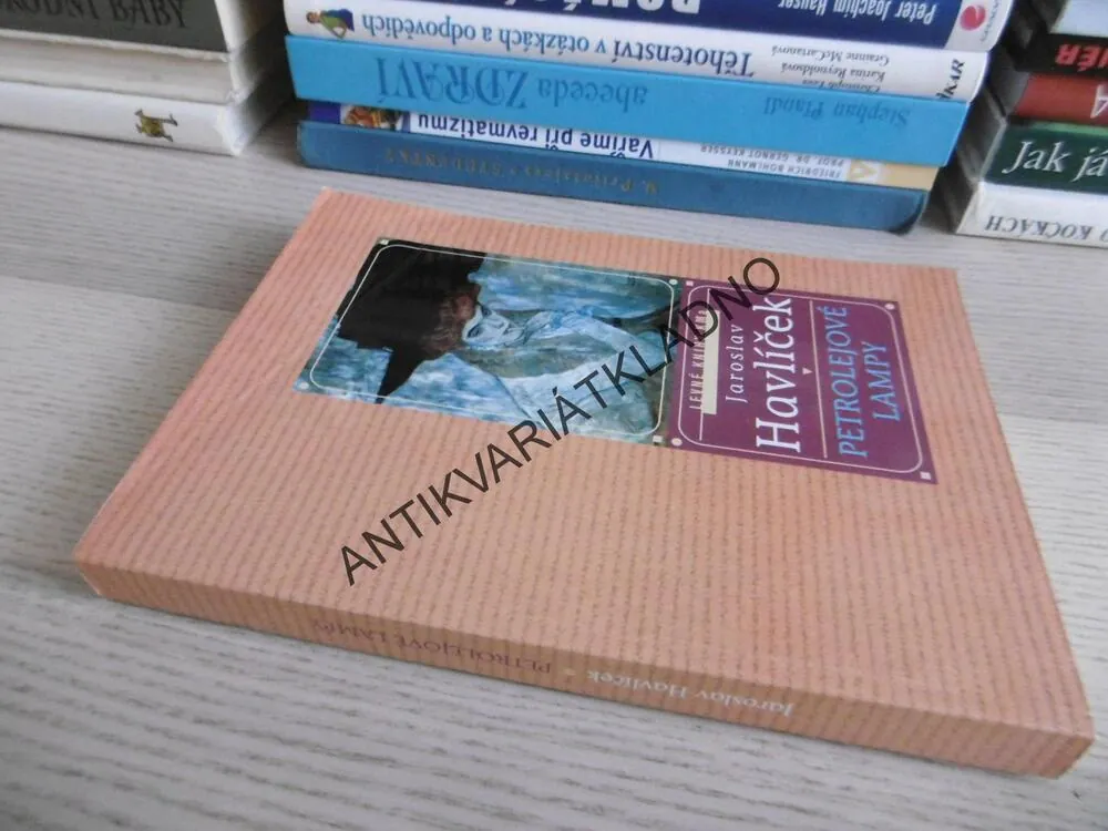 PETROLEJOVÉ LAMPY, JAROSLAV HAVLÍČEK, **an