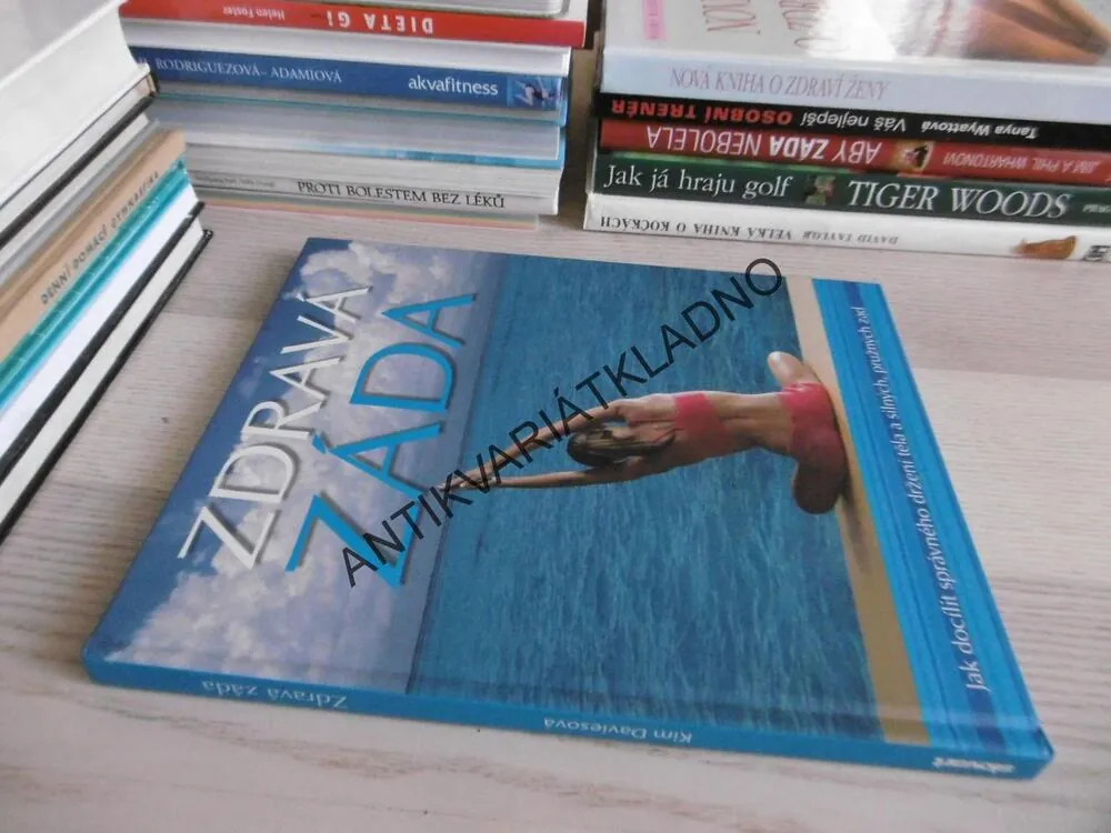 ZDRAVÁ ZÁDA, KIM DAVIESOVÁ, **an