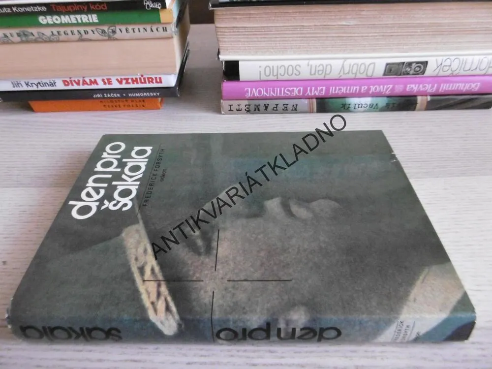DEN PRO ŠAKALA, FREDERICK FORSYTH, **an