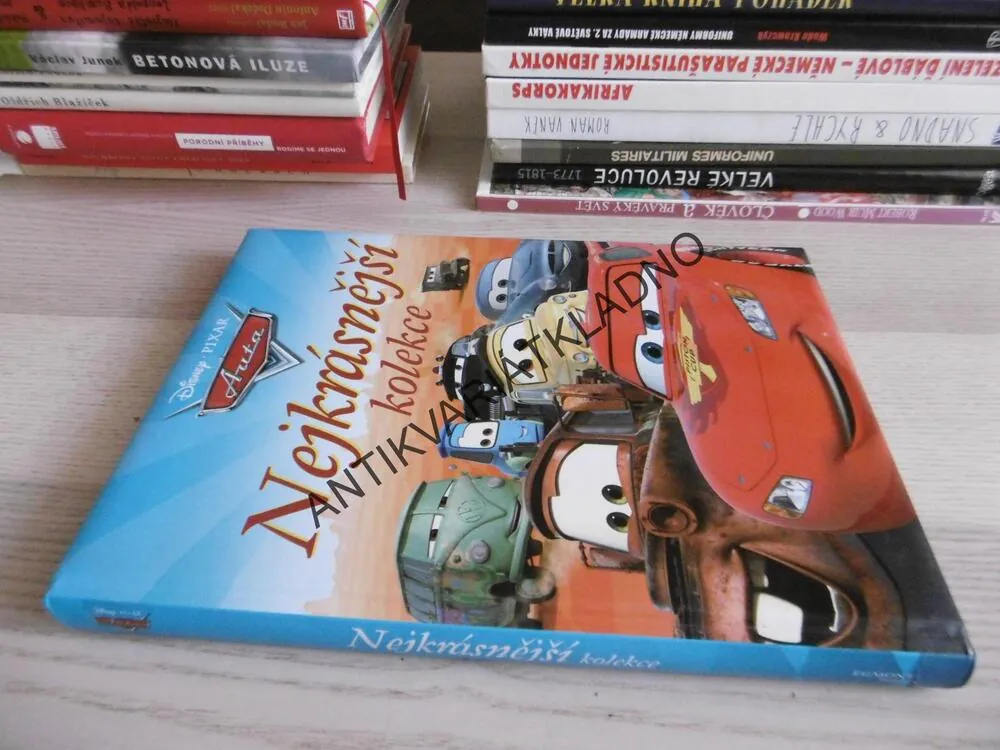 NEJKRÁSNĚJŠÍ KOLEKCE, BLESK MCQUEEN, AUTA, WALT DISNEY, **an