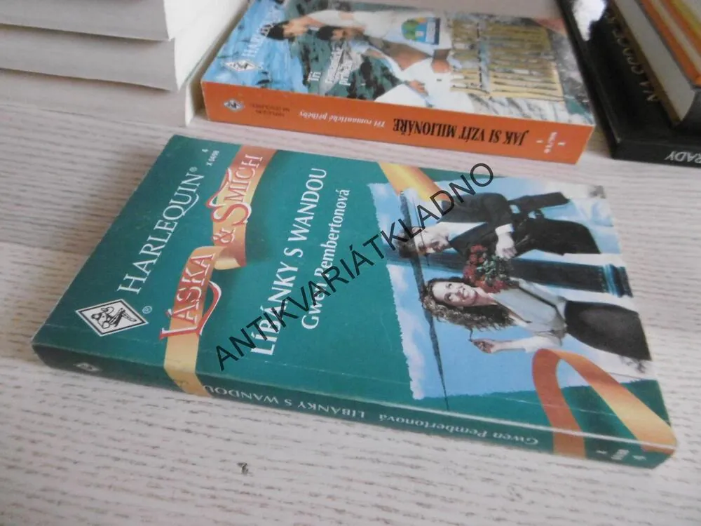 LÍBÁNKY S WANDOU, GWEN PEMBERTONOVÁ, **an