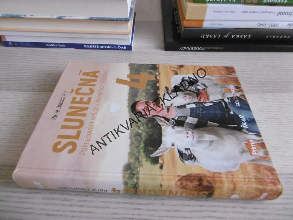 SLUNEČNÁ 4, RENÉ DECASTELO, **an