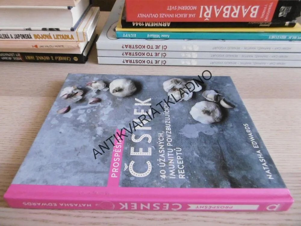 PROSPĚŠNÝ ČESNEK, NATASHA EDWARDS, **an