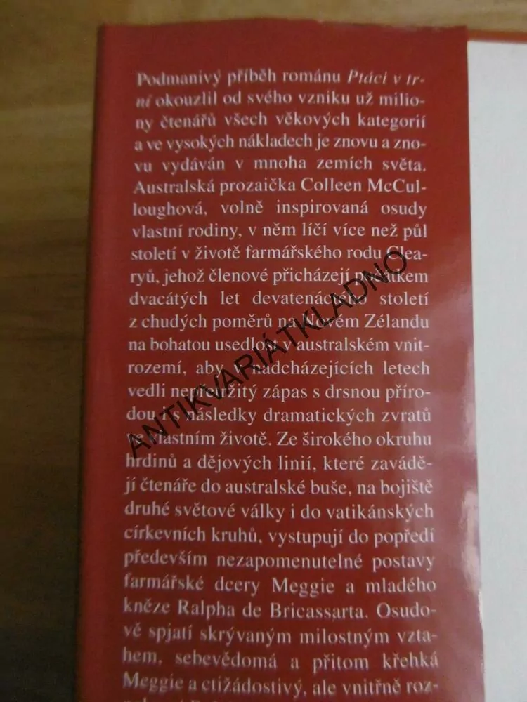 PTÁCI V TRNÍ, COLLEEN MCCULLOUGHOVÁ