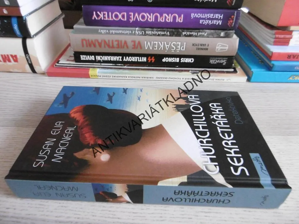 CHURCHILLOVA SEKRETÁŘKA, SUSAN ELIA MACNEAL, **an