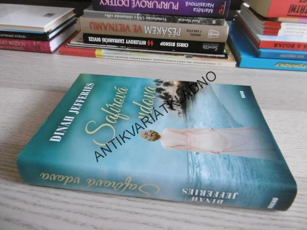 SAFÍROVÁ VDOVA, DINAH JEFFERIES, **an
