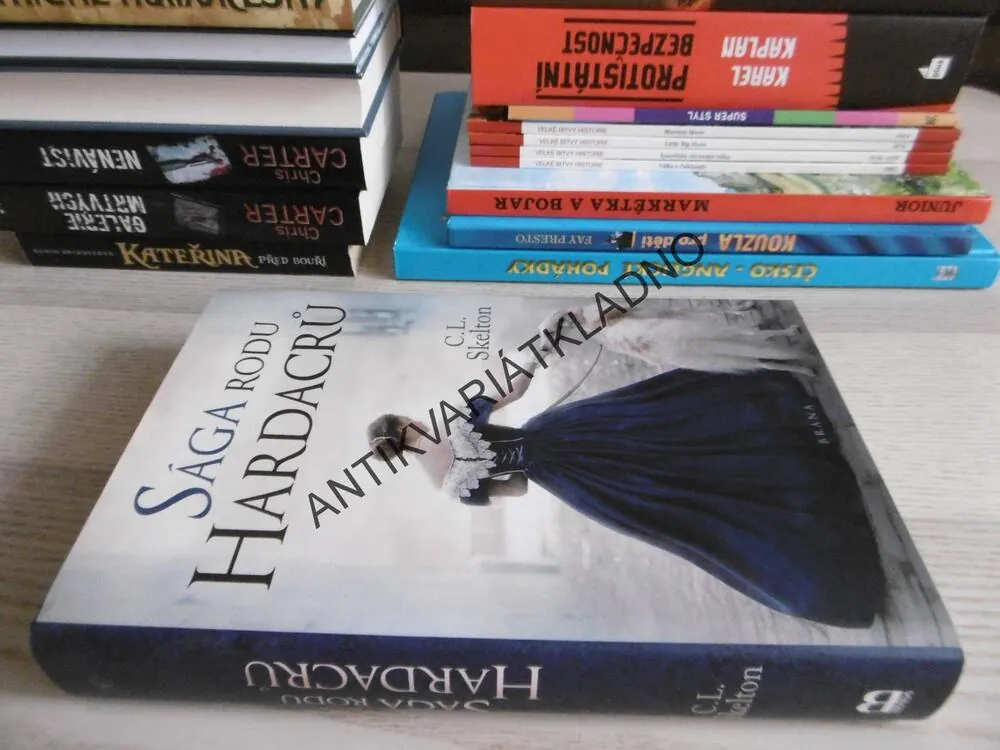 SÁGA RODU HARDACRŮ, C. L. SKELTON, **an