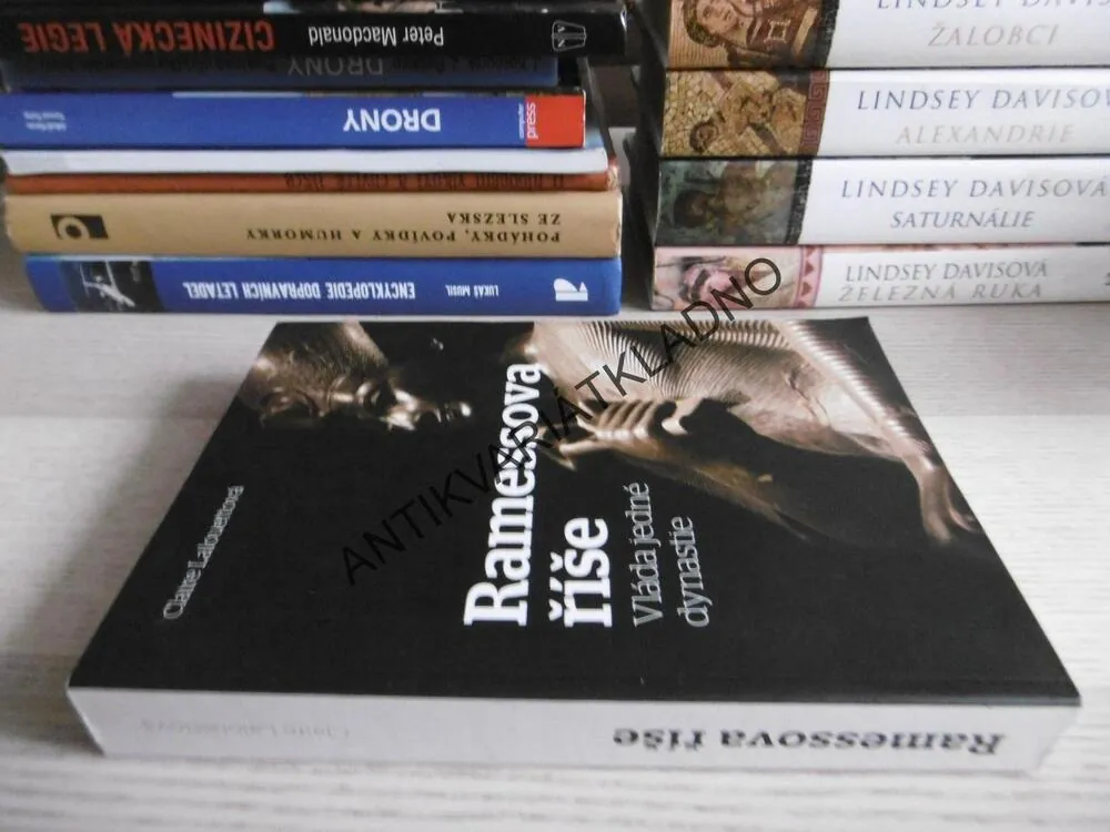 RAMESSOVA ŘÍŠE, VLÁDA JEDNÉ DYNASTIE, CLAIRE LALOUETTOVÁ, **an