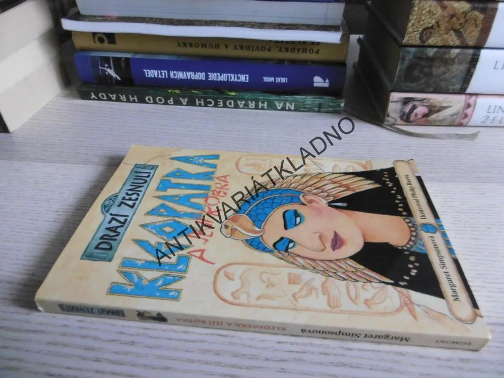 KLEOPATRA A JEJÍ KOBRA, DRAZÍ ZESNULÍ, MARGARET SIMPSONOVÁ, PHILIP REEVE, **an