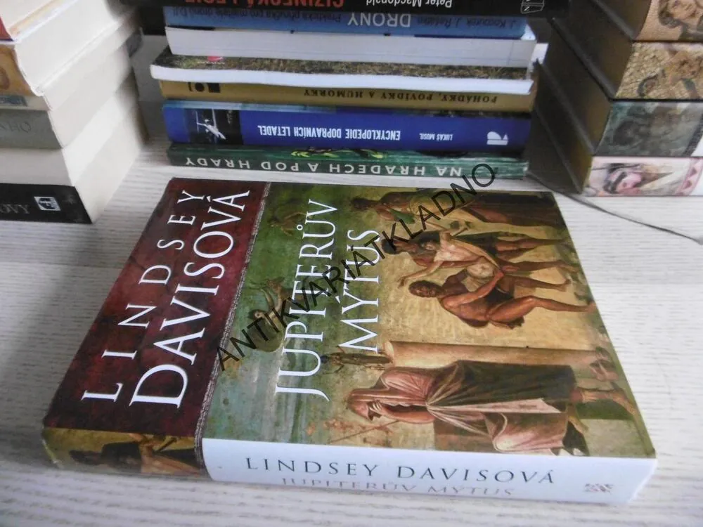JUPITERŮV MÝTUS, LINDSEY DAVISOVÁ, **an
