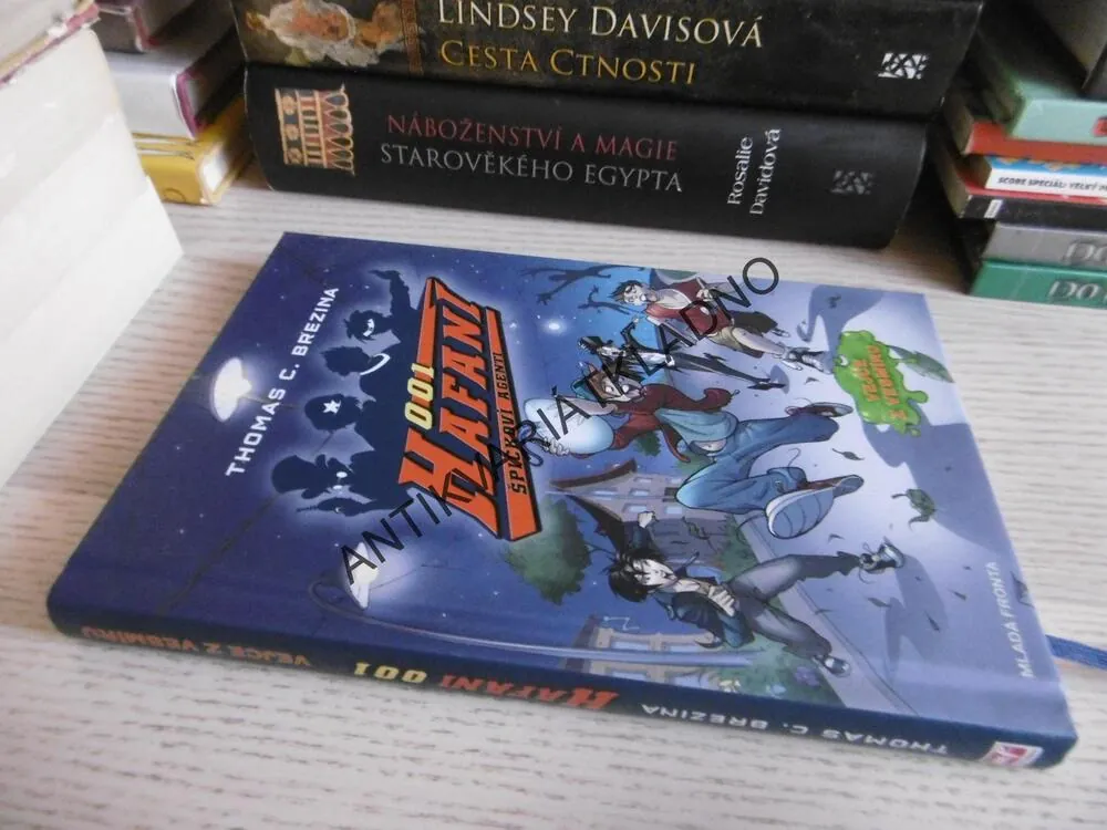 HAFANI 001! ŠPIČKOVÍ AGENTI - VEJCE Z VESMÍRU, THOMAS C. BREZINA, **an